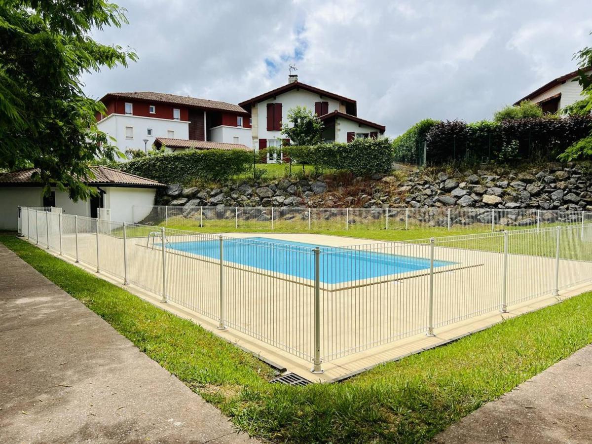 Appartement F2 A Cambo-Les-Bains Avec Piscine, Proche Thermes, Terrasse Et Parking - Fr-1-495-36 Exterior foto